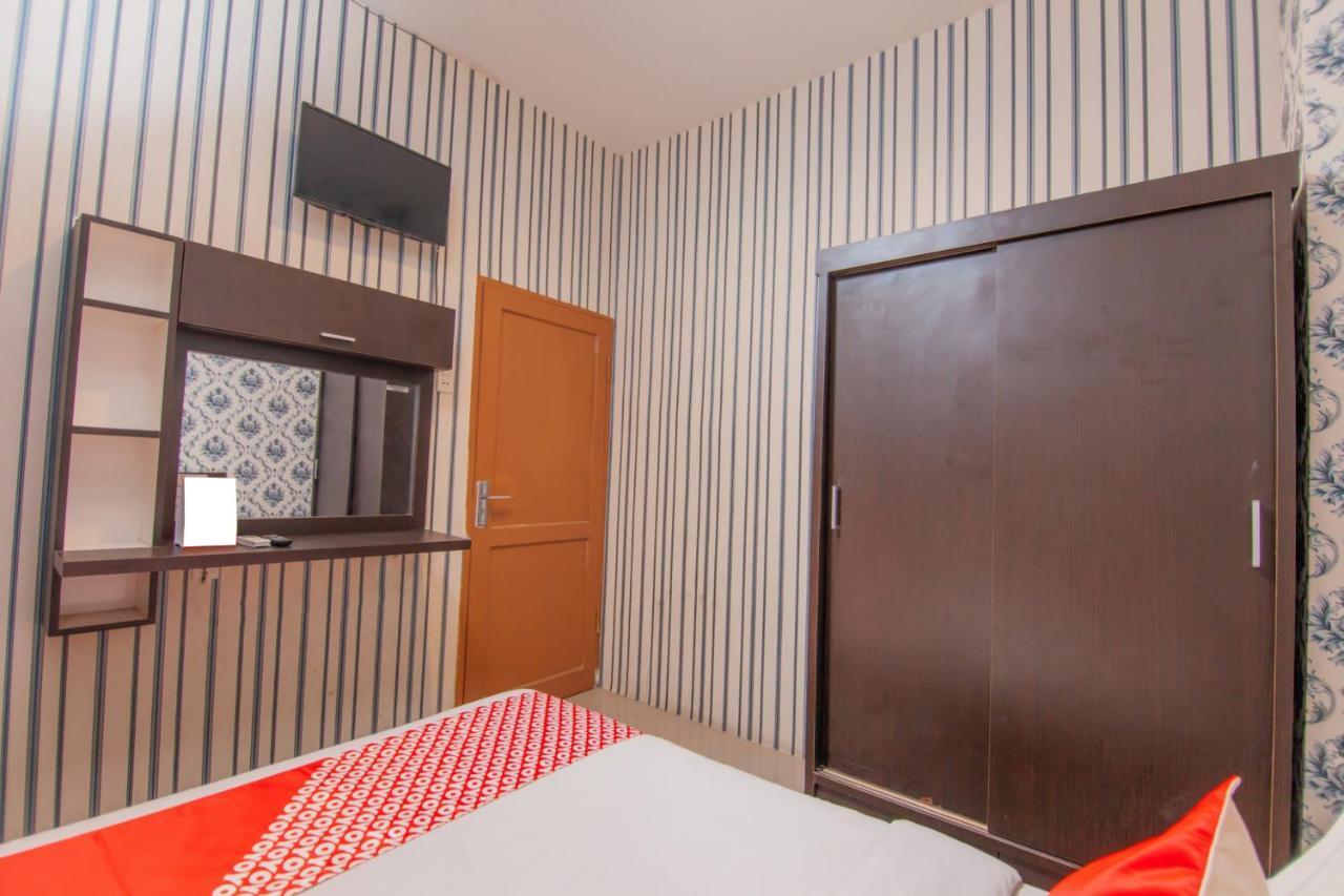 OYO 2310 Residence 68 Pematangsiantar Exterior foto